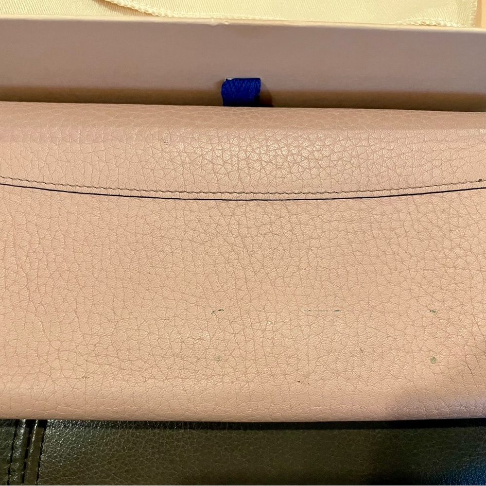 Louis Vuitton Blush Capucine Leather Wallet in Great Condition - Picture 7 of 11